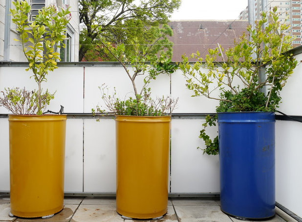 Industrial  Patio by Kate Hansen Photography