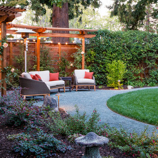 Immagine di un patio o portico design di medie dimensioni e dietro casa