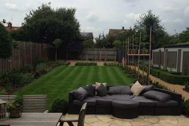 Photo of a traditional patio in London.