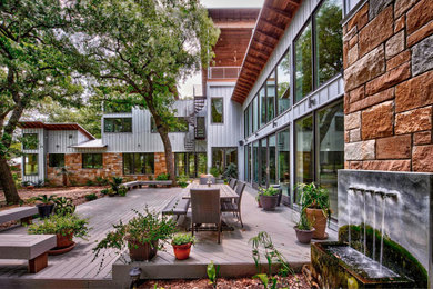 Example of a minimalist patio design in Dallas