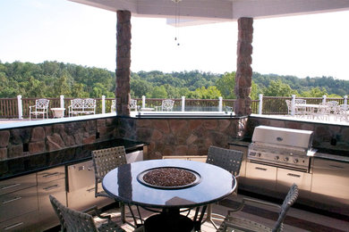 Inspiration for a timeless patio remodel in Huntington