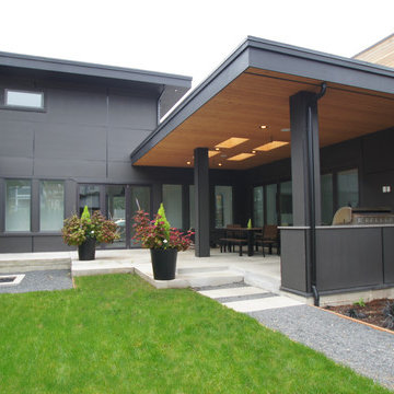 Modern Courtyard Home