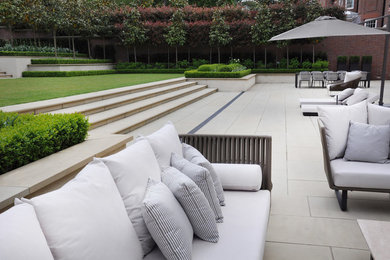 This is an example of a modern patio in London.