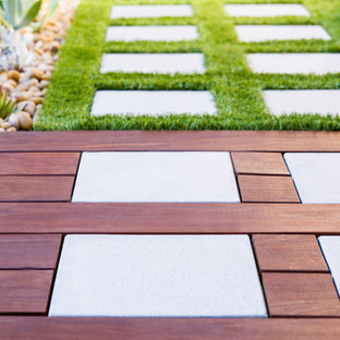 Cette image montre une terrasse minimaliste.