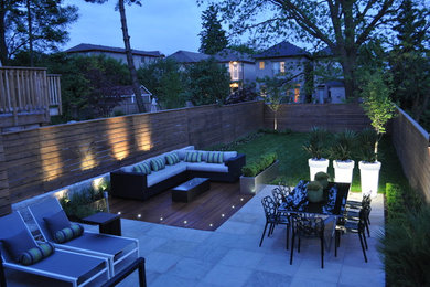 Inspiration for a contemporary patio remodel in Toronto