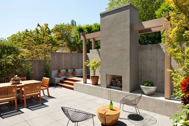 Contemporary Patio by Tyler Engle Architects PS