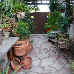 Inspiration for a bohemian patio in Los Angeles.