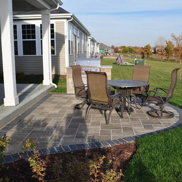 NAPERVILLE - Custom Grill unit with Paver Patio