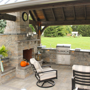 New Holland Outdoor Living Area & Kitchen