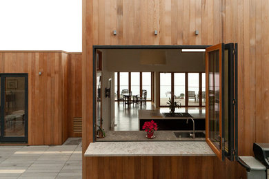 Example of a large minimalist patio design in San Francisco
