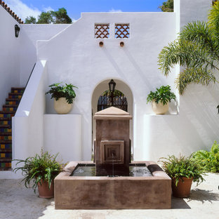 Immagine di un patio o portico mediterraneo in cortile