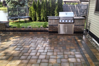 Novi patio with built in grill