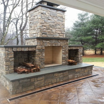 Outdoor Firepits & Fireplaces