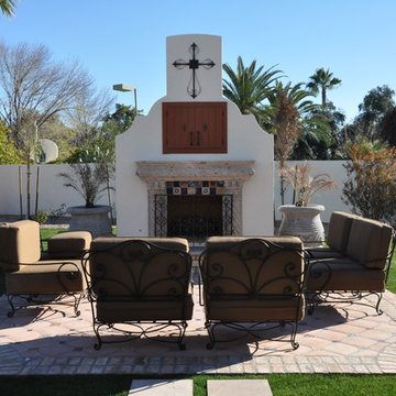 Outdoor Fireplace w/seating area