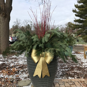 Outdoor Holiday Decorations - Ann Arbor, MI