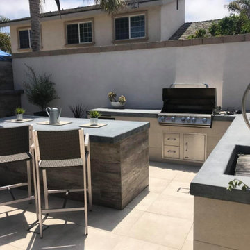 Outdoor Kitchen and Dining Space