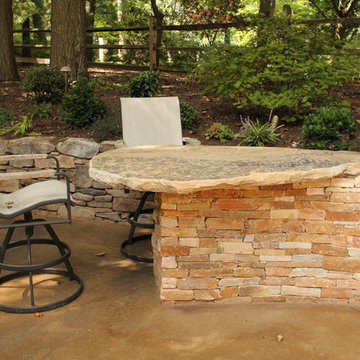 Outdoor Kitchen and Dining Space