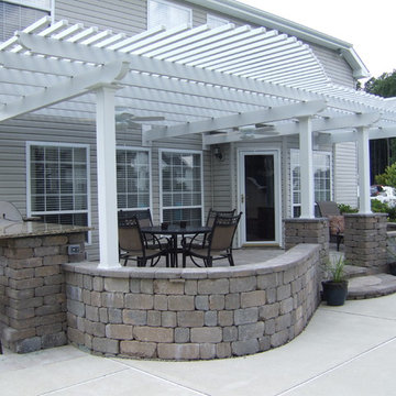 Outdoor Kitchen & Pergola