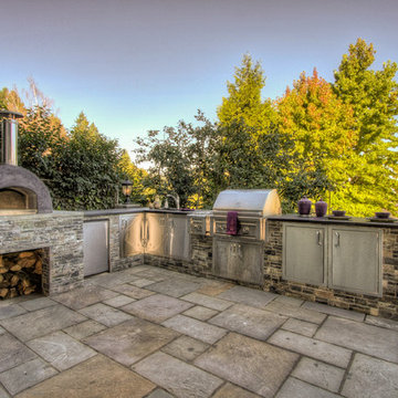 Outdoor Kitchen & Pizza Oven