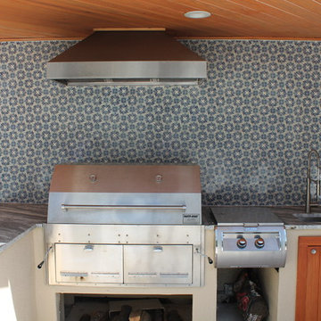 Outdoor Kitchen and Tile Backsplash