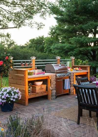 10 Stylish and Efficient Outdoor Kitchens