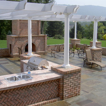 Outdoor Kitchen/Fireplace