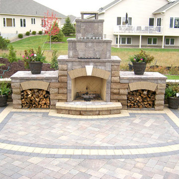 Outdoor Kitchens & Fireplaces