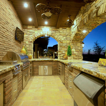 Outdoor Kitchens and Structures
