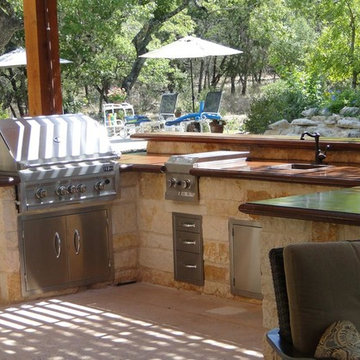 Outdoor Kitchens - Fireplaces