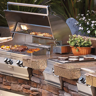 Photo of a small arts and crafts backyard patio in Portland with an outdoor kitchen and no cover.