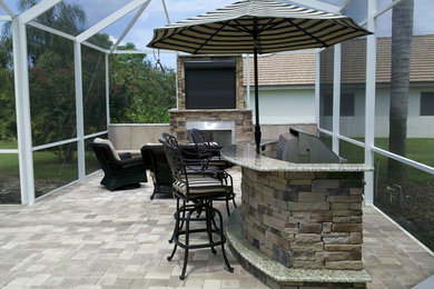 Example of a classic patio design in Tampa
