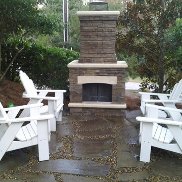 Outdoor Living - Fireplace and Flag stone patio