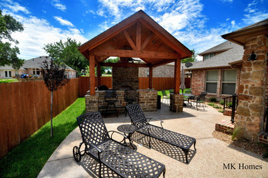 Inspiration for a timeless patio remodel in Dallas
