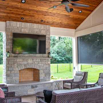 Outdoor living Space with Retractable Screen Wall
