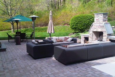 Outdoor living spaces by Lentzcaping