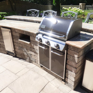 Outdoor living spaces - Outdoor kitchens & bars - Executive Landscape Northville