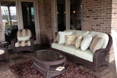 Inspiration for a timeless patio remodel in Louisville