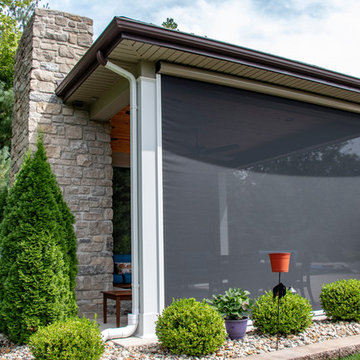Outdoor Room with Retractable Screens