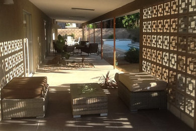 Immagine di un patio o portico minimalista