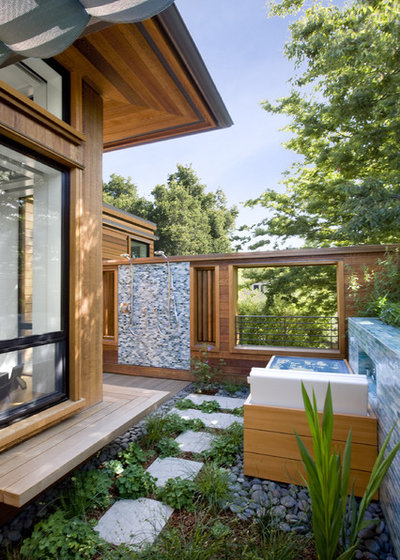 Modern Patio by Cathy Schwabe Architecture