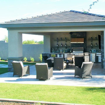 Paradise Valley outdoor kitchen with bath