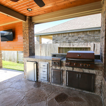 Patio Cover and Outdoor Kitchen: Cypress, TX