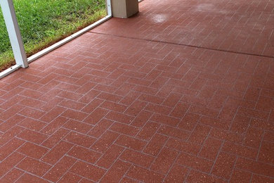 Patio - traditional patio idea in Miami