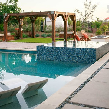 Patio Pool with Built-In Hot Tub