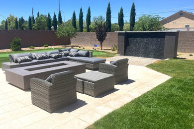 Inspiration for a contemporary patio remodel in Las Vegas