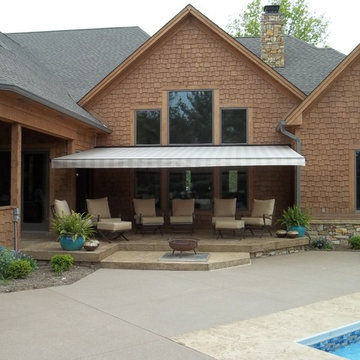 PATIO RETRACTABLE AWNINGS