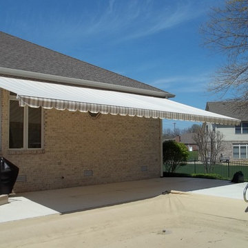 PATIO RETRACTABLE AWNINGS