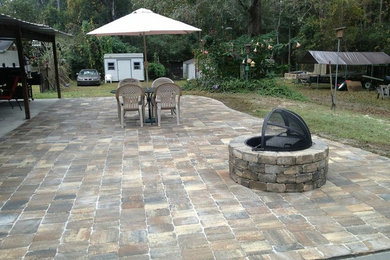 Patio - traditional patio idea in Jacksonville