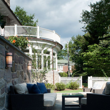Pelham Shingle Style for a Modern Family