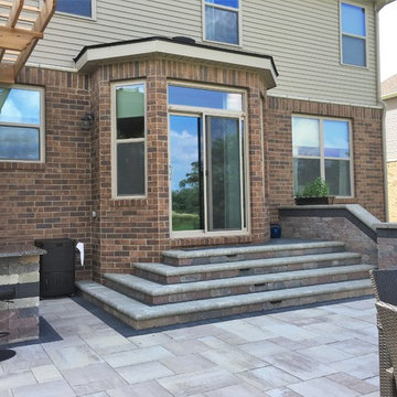 Pergola Covered Built-In Grill & Bar